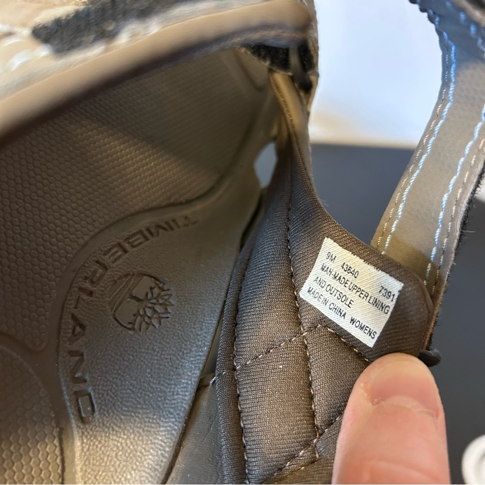 Timberland Tan Outdoor Sandals with Adjustable Straps Size 9 - Picture 12 of 13